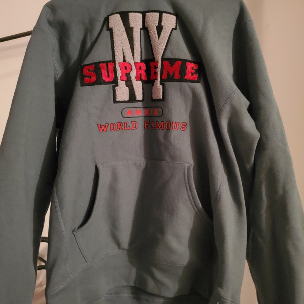 Supreme Hoodie